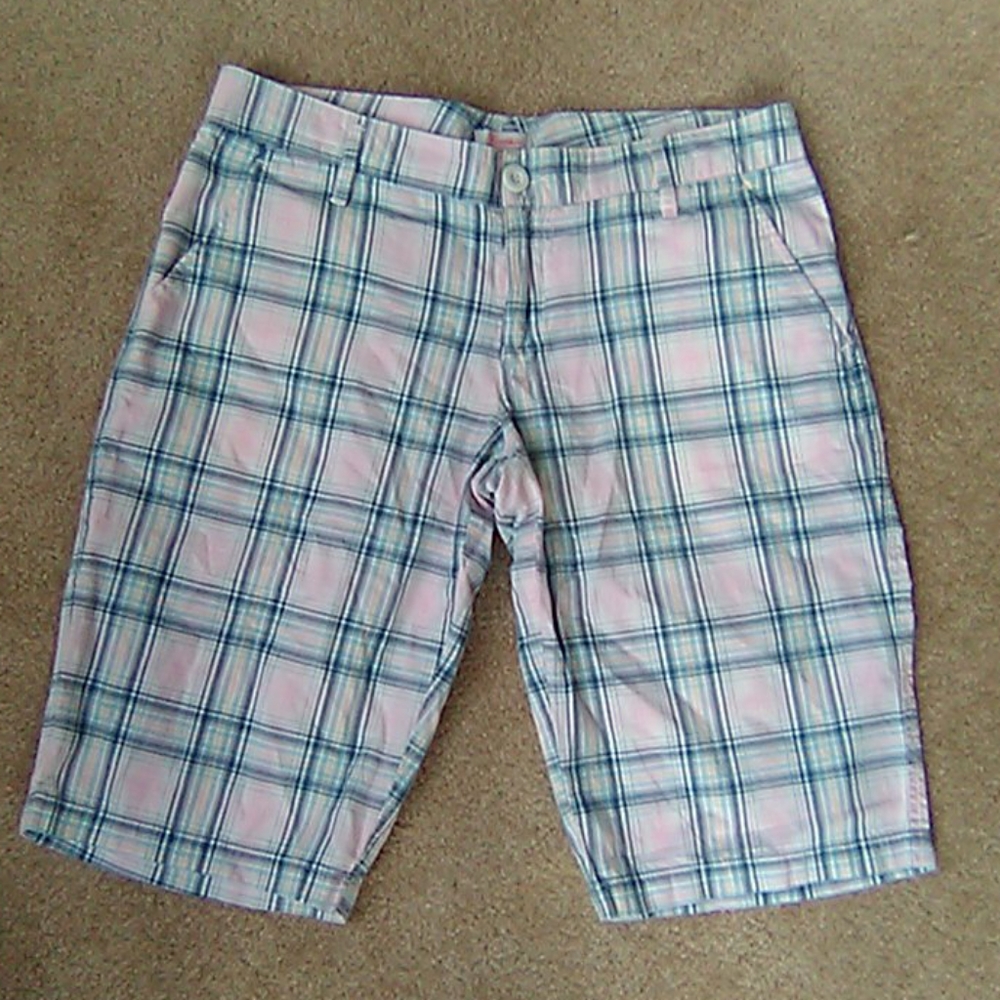 FEATHERS Plaid Shorts